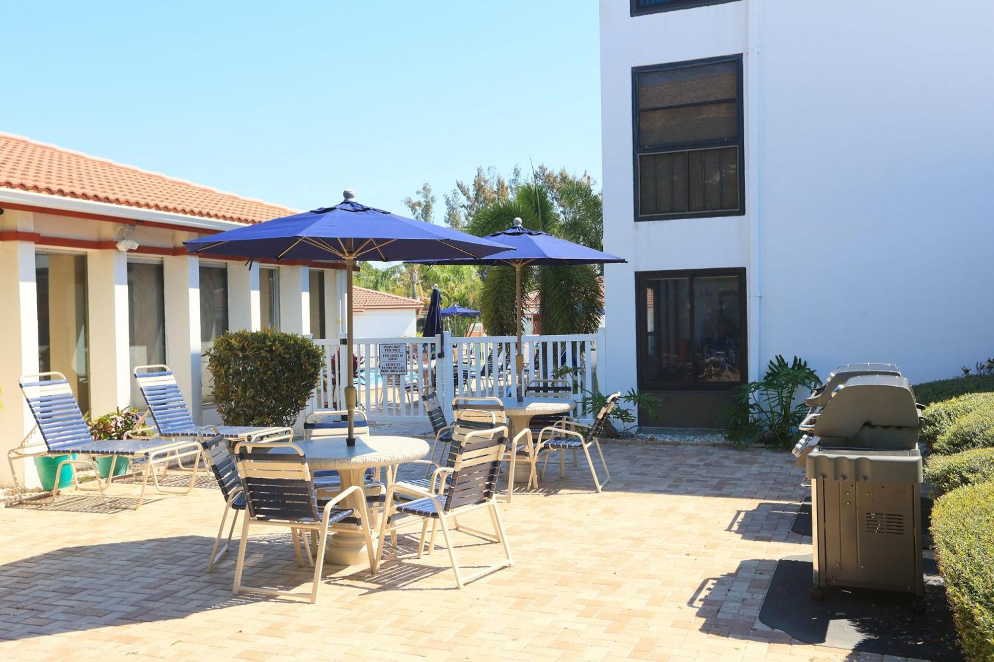 Updated Condo With Pool, Walk To Crescent Beach & Restaurants! Sarasota Ngoại thất bức ảnh